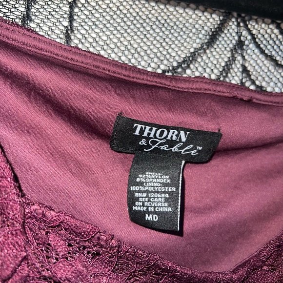 Burgundy Lace Ruched Top - Picture 3 of 3